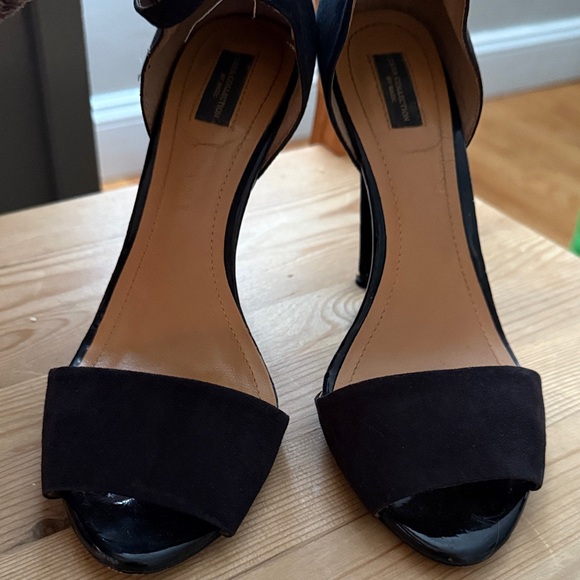 Zara Heels Ankle Strap Peep Toe Back and Tan - Picture 3 of 5